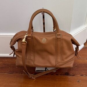 Tory Burch Camel Tan Leather Boston Handbag Crossbody Top Handle Satchel